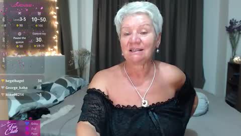 Snapshot of roxana_brooks chatting on 5, 5, 2026 Roxana online show from 5, 5, 2026