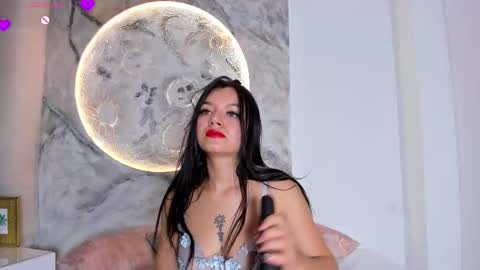 Snapshot of roxanaborns chatting on 20, 11, 2025 roxanaborns online show from 20, 11, 2025