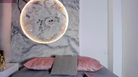 Snapshot of roxanaborns chatting on 21, 11, 2025 roxanaborns online show from 21, 11, 2025