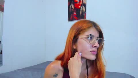 Snapshot of roxanajames__ chatting on 21, 4, 2026 roxy online show from 21, 4, 2026