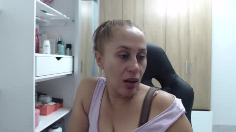 Snapshot of roxanalove7 chatting on 17, 12, 2024 Roxana online show from 17, 12, 2024