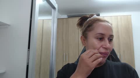 Snapshot of roxanalove7 chatting on 1, 1, 2025 Roxana online show from 1, 1, 2025