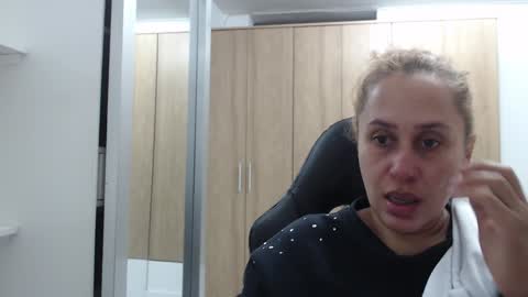 Snapshot of roxanalove7 chatting on 4, 1, 2025 Roxana online show from 4, 1, 2025