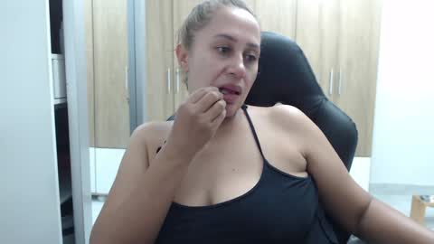 Snapshot of roxanalove7 chatting on 25, 1, 2025 Roxana online show from 25, 1, 2025