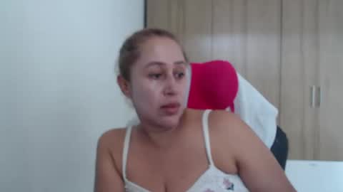 Snapshot of roxanalove7 chatting on 23, 9, 2025 Roxana online show from 23, 9, 2025