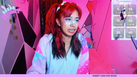 Snapshot of roxanbunny chatting on 2, 12, 2024 roxxy online show from 2, 12, 2024