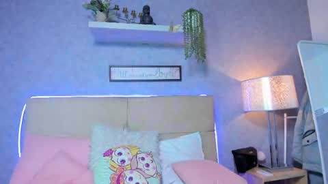 Snapshot of roxanebrown chatting on 14, 7, 2026 roxanebrown online show from 14, 7, 2026
