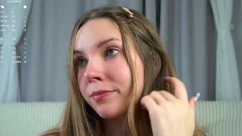 Snapshot of roxannastoo chatting on 15, 11, 2025 roxannastoo online show from 15, 11, 2025