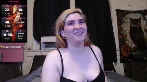 Snapshot of roxanneroulette chatting on 5, 10, 2025 Silver online show from 5, 10, 2025