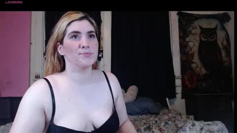 Snapshot of roxanneroulette chatting on 17, 10, 2025 Silver online show from 17, 10, 2025