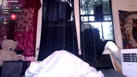 Snapshot of roxanneroulette chatting on 18, 7, 2026 Silver online show from 18, 7, 2026