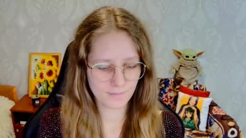 roxie_shy online show from 28, 11, 2025