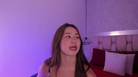 Snapshot of roxie_summers chatting on 8, 3, 2025 Roxie online show from 8, 3, 2025