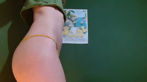 Snapshot of roxiehood chatting on 25, 6, 2026 Roxie online show from 25, 6, 2026