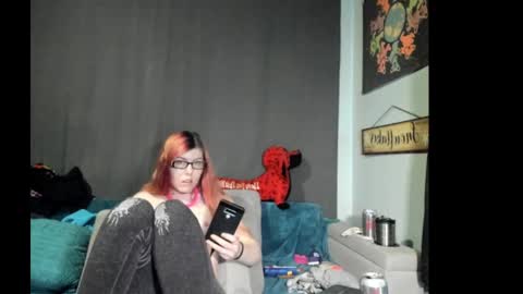 roxihazeleyes online show from 2, 10, 2025