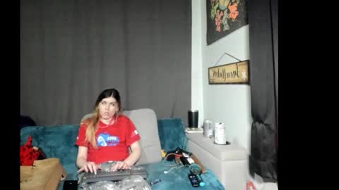 roxihazeleyes online show from 15, 1, 2026