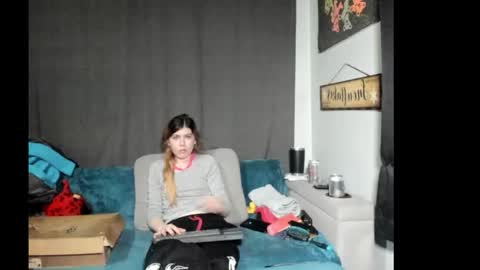 roxihazeleyes online show from 16, 1, 2026