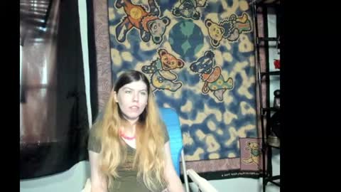 Snapshot of roxihazeleyes chatting on 14, 6, 2026 roxihazeleyes online show from 14, 6, 2026