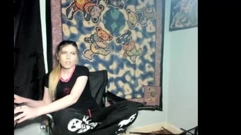 Snapshot of roxihazeleyes chatting on 17, 7, 2026 roxihazeleyes online show from 17, 7, 2026