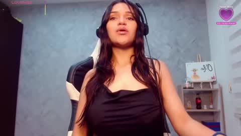 roxxi_2110 online show from 3, 12, 2025