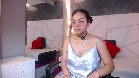 Roxxy  online show from 22, 5, 2026