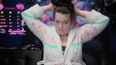 Snapshot of roxxyfoxxy1 chatting on 1, 2, 2026 Roxxyfoxxy1 online show from 1, 2, 2026