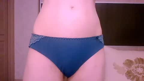 Snapshot of roxxywharton chatting on 12, 4, 2026 Roxxy Wharton online show from 12, 4, 2026