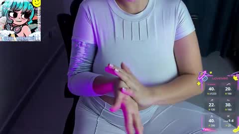 Snapshot of roxy_clark chatting on 14, 11, 2025 Annah online show from 14, 11, 2025