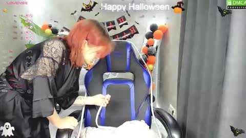 Snapshot of roxy_foxi chatting on 6, 11, 2025 Roxy fiery online show from 6, 11, 2025