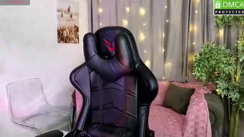 Snapshot of roxy_foxi chatting on 24, 11, 2025 Roxy fiery online show from 24, 11, 2025