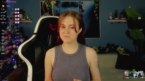 Snapshot of roxy_foxi chatting on 14, 12, 2025 Roxy fiery online show from 14, 12, 2025