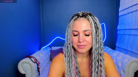 Snapshot of roxy_mars chatting on 8, 4, 2026 Roxy online show from 8, 4, 2026