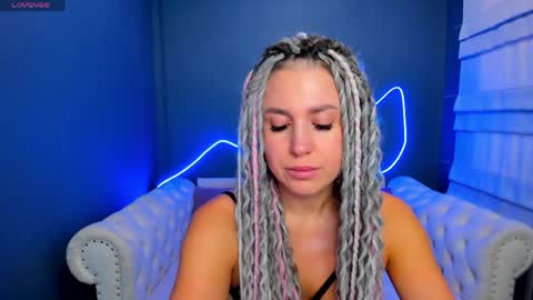 Snapshot of roxy_mars chatting on 9, 4, 2026 Roxy online show from 9, 4, 2026
