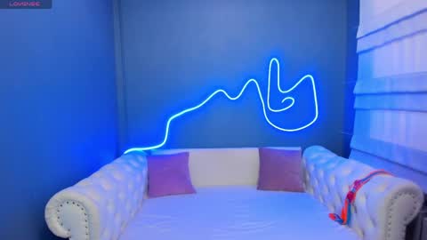 Snapshot of roxy_mars chatting on 22, 4, 2026 Roxy online show from 22, 4, 2026