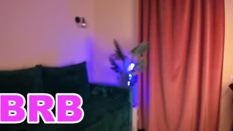 roxy_riot_ online show from 2, 2, 2025