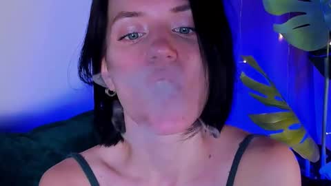 roxy_riot_ online show from 10, 2, 2025