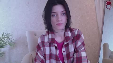 roxy_riot_ online show from 4, 3, 2025