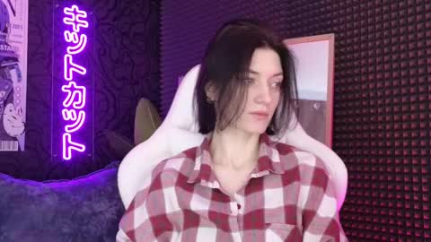 roxy_riot_ online show from 10, 3, 2025