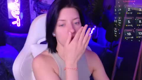 roxy_riot_ online show from 11, 4, 2026