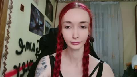Snapshot of roxy_silver chatting on 8, 5, 2026 Roxy online show from 8, 5, 2026