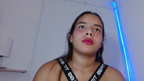 Snapshot of roxy_stone1 chatting on 3, 11, 2025 roxy_stone1 online show from 3, 11, 2025