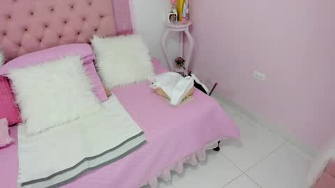 roxy_swt7 online show from 25, 5, 2026