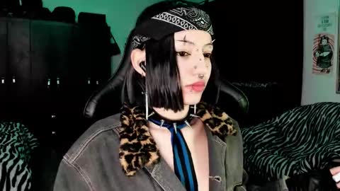 Snapshot of roxy_toxic chatting on 19, 12, 2025 Roxy Independient model Help me to reach 50 thumbs up online show from 19, 12, 2025