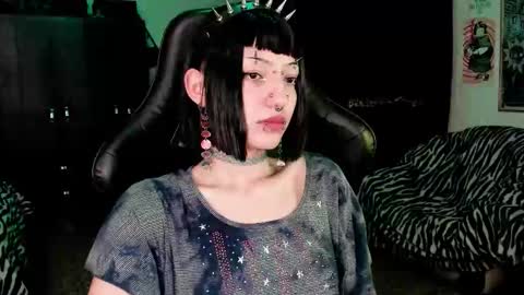 Snapshot of roxy_toxic chatting on 12, 1, 2026 Roxy Independient model Help me to reach 50 thumbs up online show from 12, 1, 2026