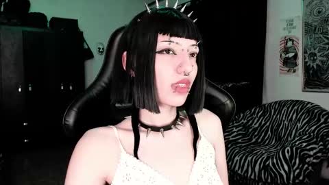 Snapshot of roxy_toxic chatting on 4, 2, 2026 Roxy Independient model Help me to reach 50 thumbs up online show from 4, 2, 2026