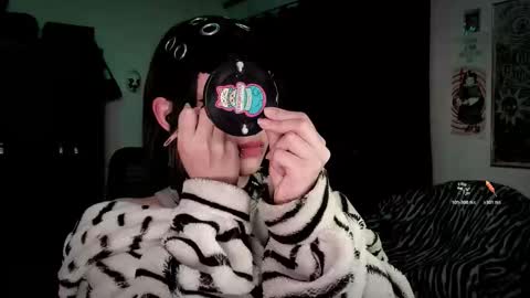 Snapshot of roxy_toxic chatting on 12, 2, 2026 Roxy Independient model Help me to reach 50 thumbs up online show from 12, 2, 2026