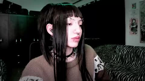 Snapshot of roxy_toxic chatting on 3, 3, 2026 Roxy Independient model Help me to reach 50 thumbs up online show from 3, 3, 2026