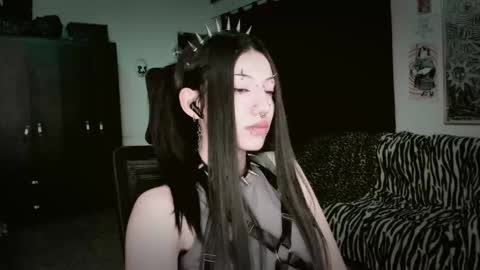 Snapshot of roxy_toxic chatting on 28, 3, 2026 Roxy Independient model Help me to reach 50 thumbs up online show from 28, 3, 2026