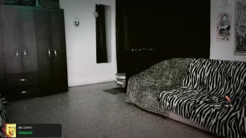 Snapshot of roxy_toxic chatting on 31, 3, 2026 Roxy Independient model Help me to reach 50 thumbs up online show from 31, 3, 2026