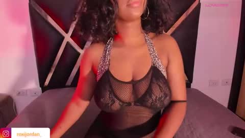 Snapshot of roxyjordan chatting on 16, 10, 2025 Roxxy Queen online show from 16, 10, 2025